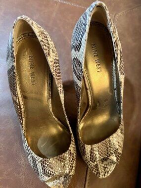Nine West Snake Print Heels | Size 7.5 | Peep Toe Pumps